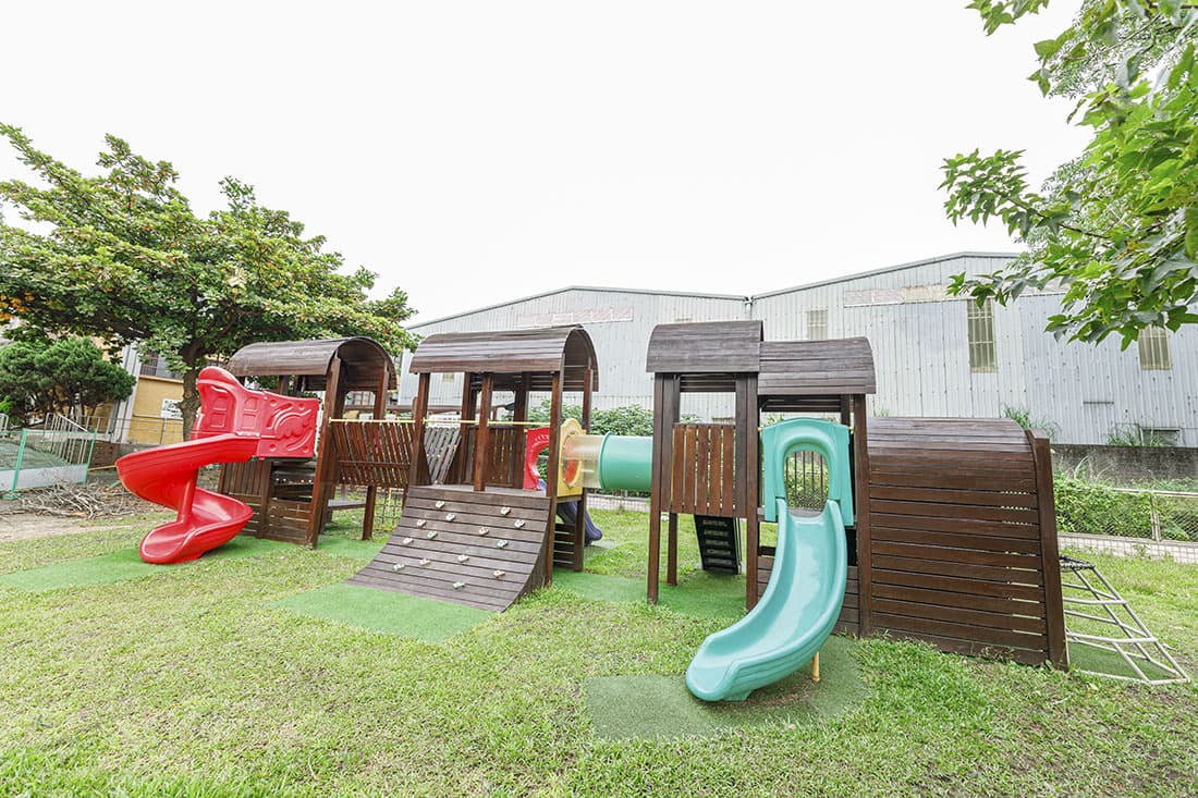 兒童遊戲場鋪面綠化材料新突破，全天然工法